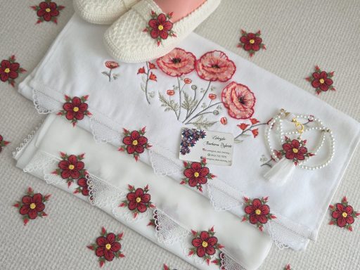 Kırmızı çiçekli, beyaz, 4'lü set