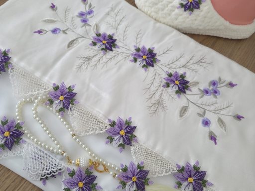 Mor çiçekli beyaz 4 lü set