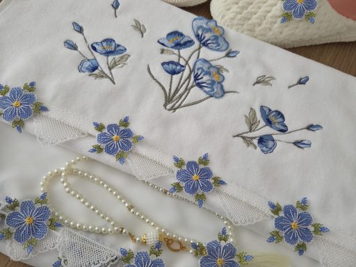 Mavi çiçekli, beyaz 4 lü set